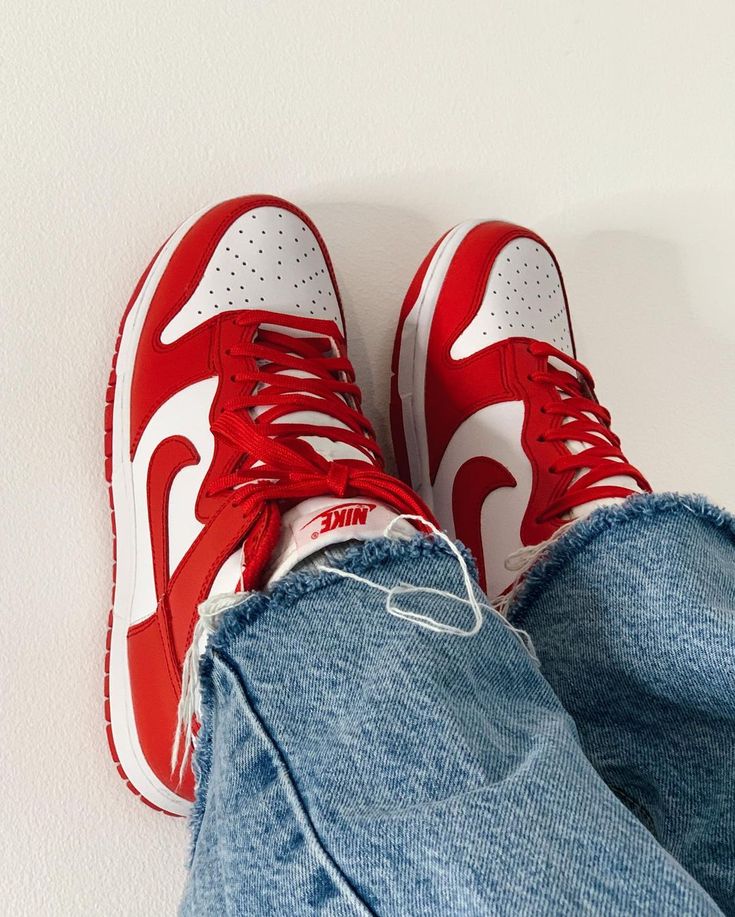 Dunk Low (University Red)
