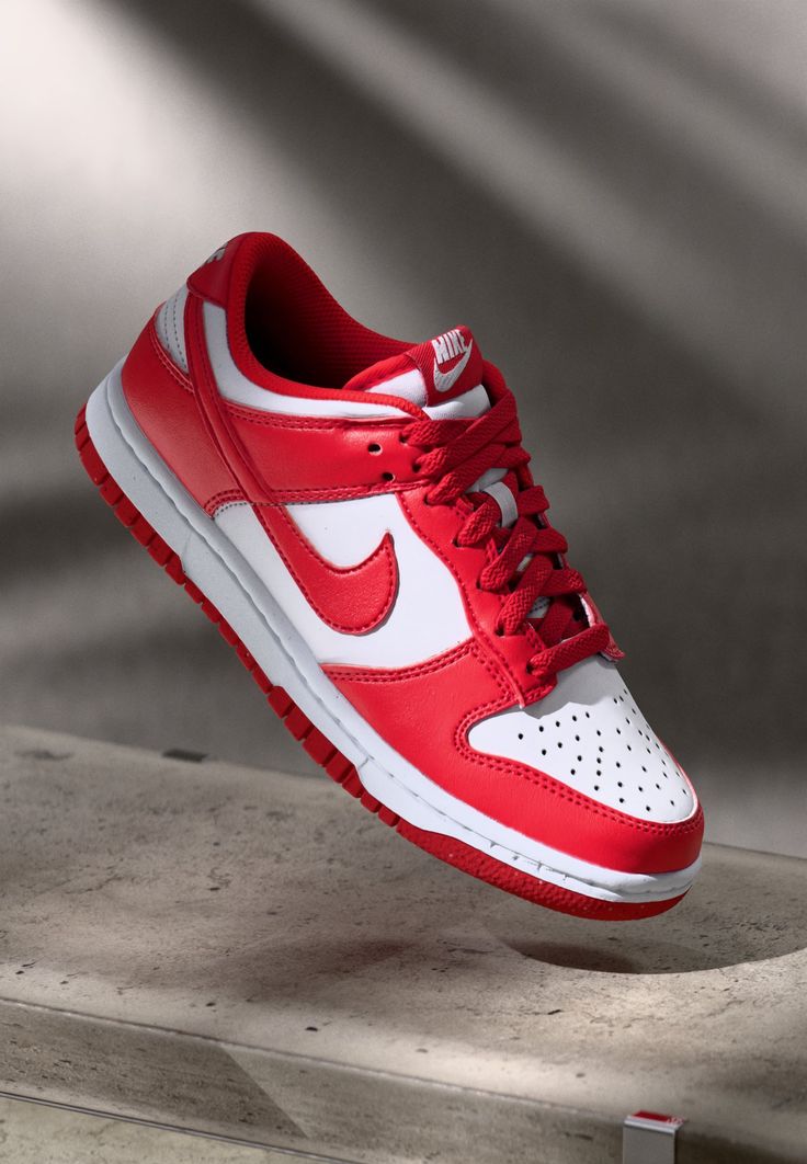 Dunk Low (University Red)