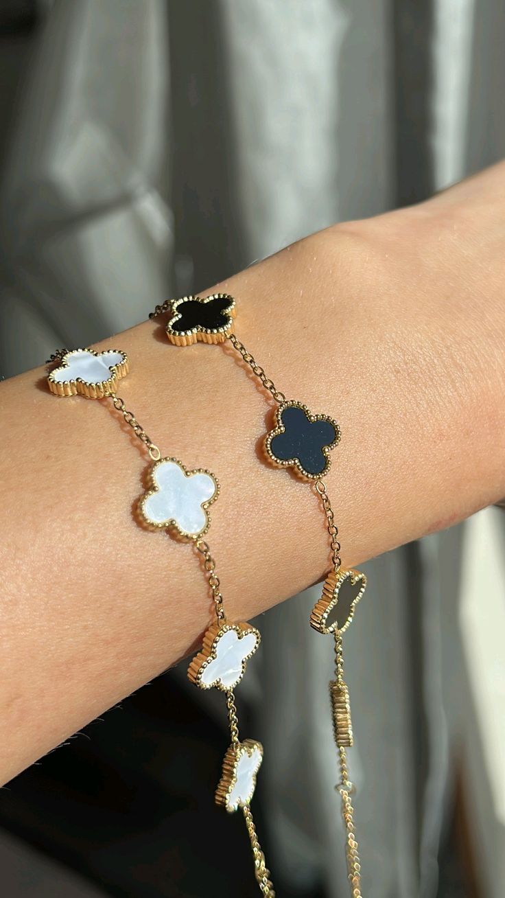 Black Clover Charm Bracelet – A Modern Lucky Symbol with Sleek, Timeless Appeal