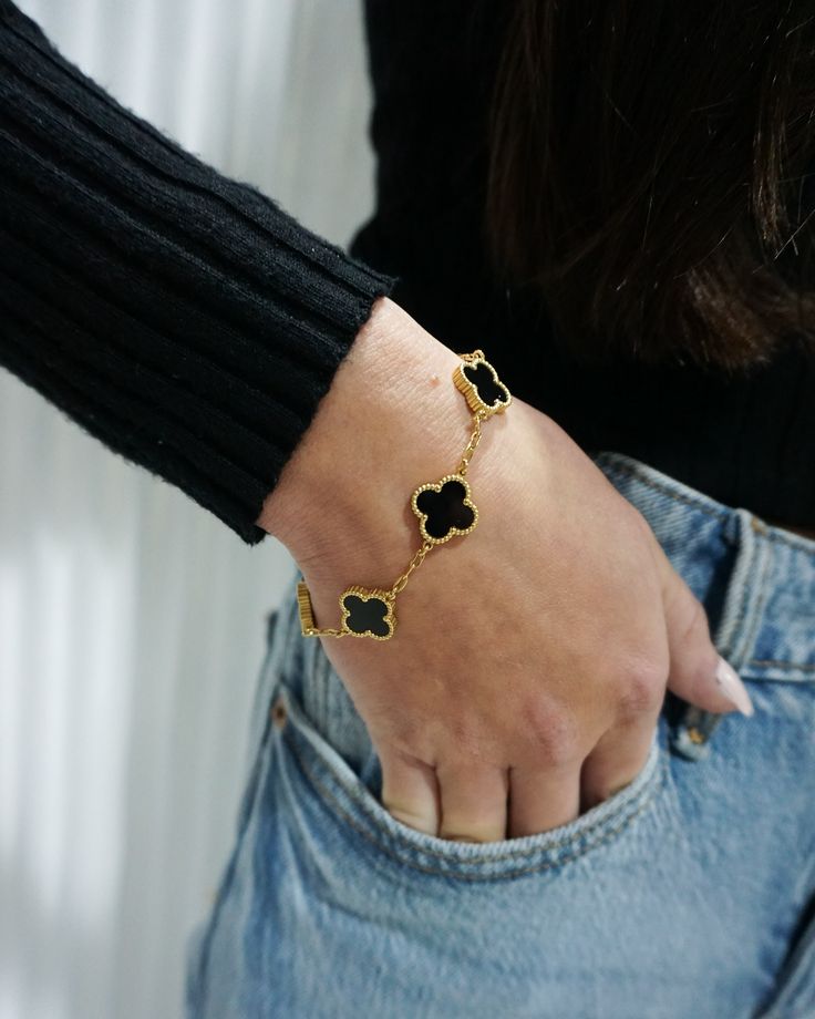 Black Clover Charm Bracelet – A Modern Lucky Symbol with Sleek, Timeless Appeal