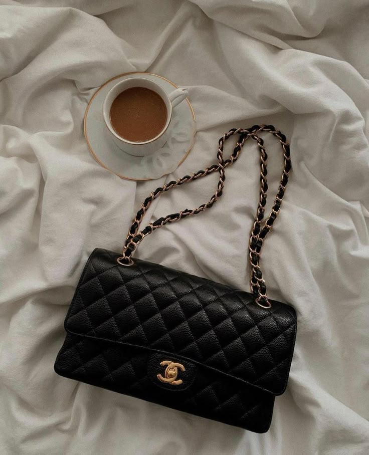 Matelasse Double Chain Flap Handbag