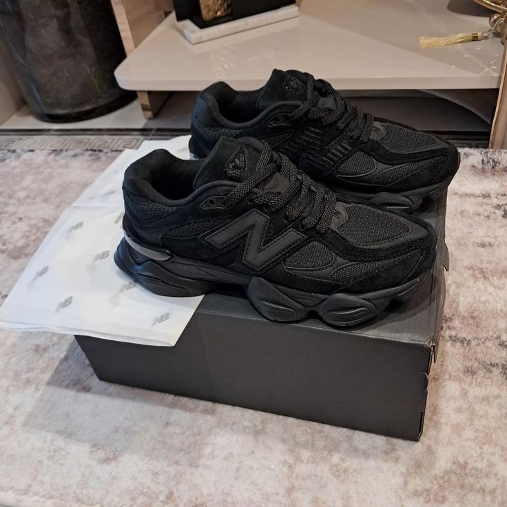NB 9060_Black